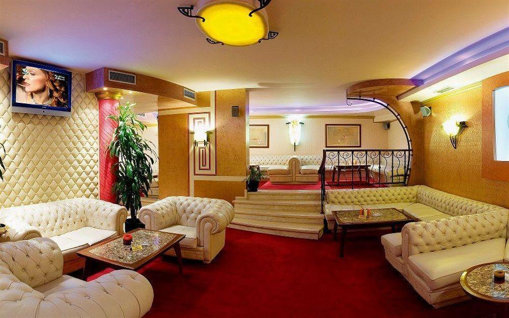 Capitol 4*
