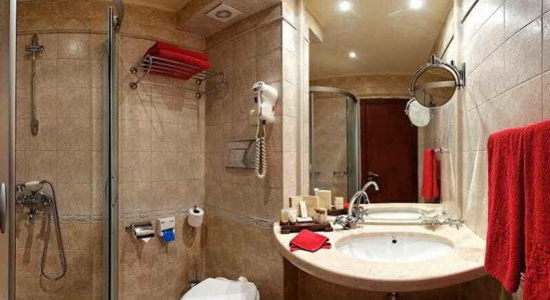 Otel Capitol 4*